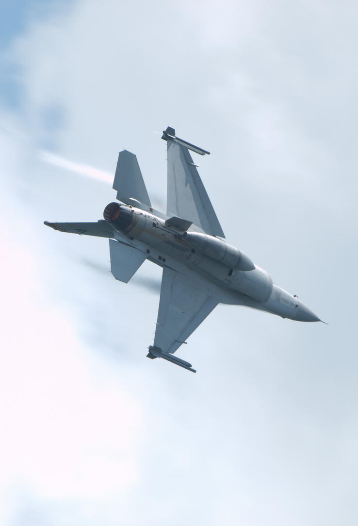 F_16_Fighting_Falcon_9G_Turn_by_doubledeckerbus.jpg