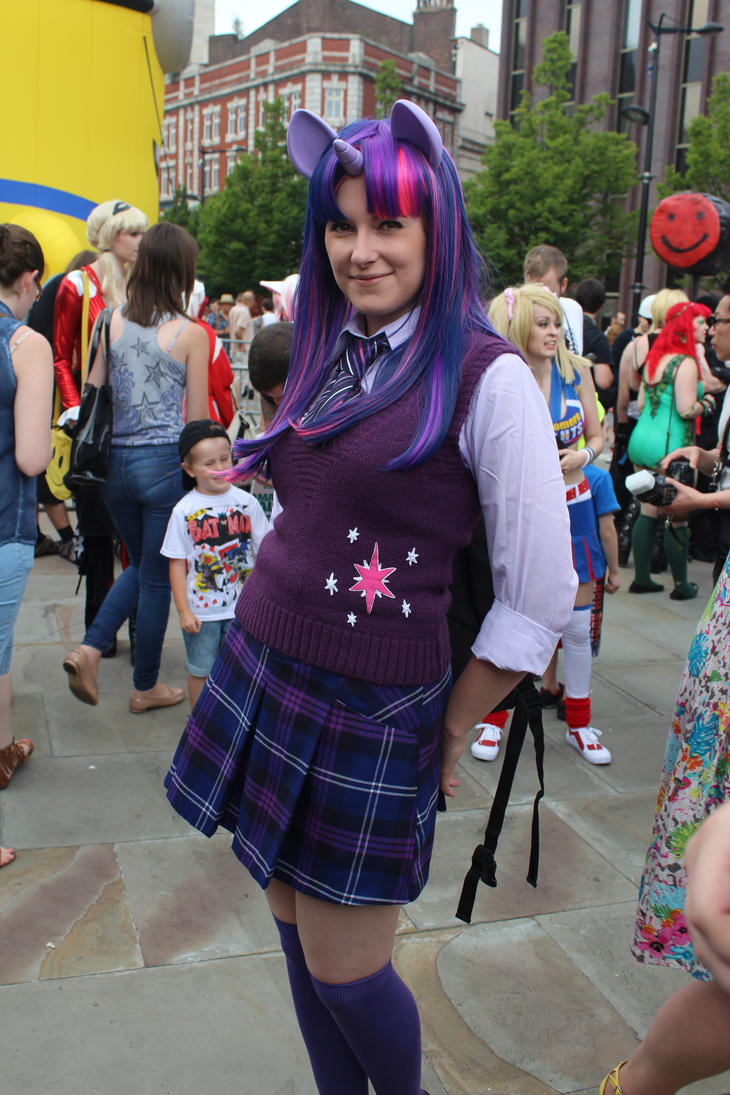 twilight_sparkle_cosplay_by_poshpete117-